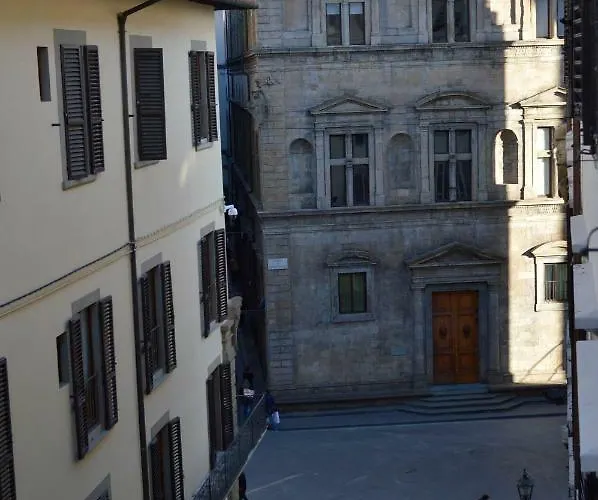 Viola Borgia Appartamento Firenze