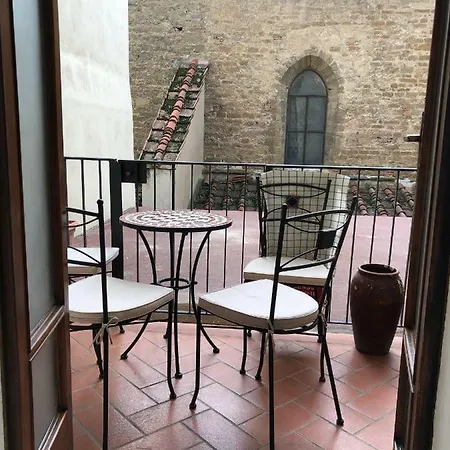 Viola Borgia Firenze