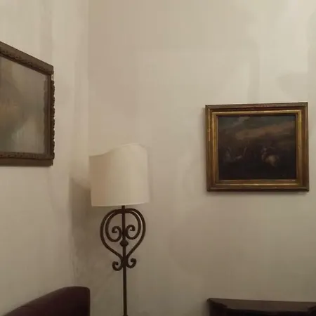 Viola Borgia فلورنس